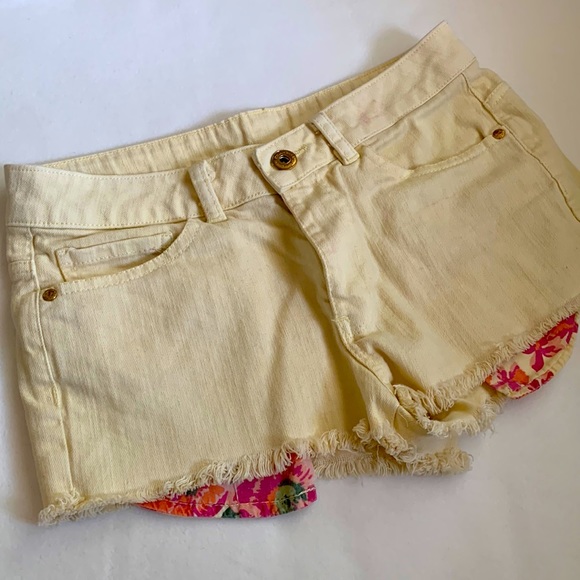 ‼️SOLD‼️ 3/$15 Mango Jean Shorts with Pocket Showing, size XS - Picture 1 of 5